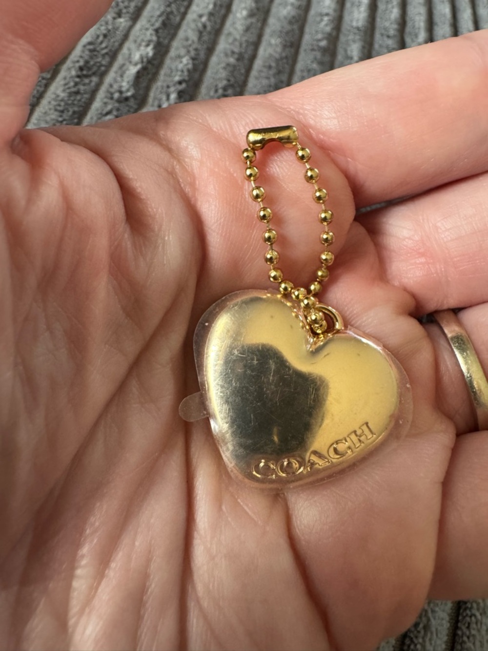 Coach 1” Heart Shaped Logo Gold Tone Charm Tag Fob Keychain New Unused